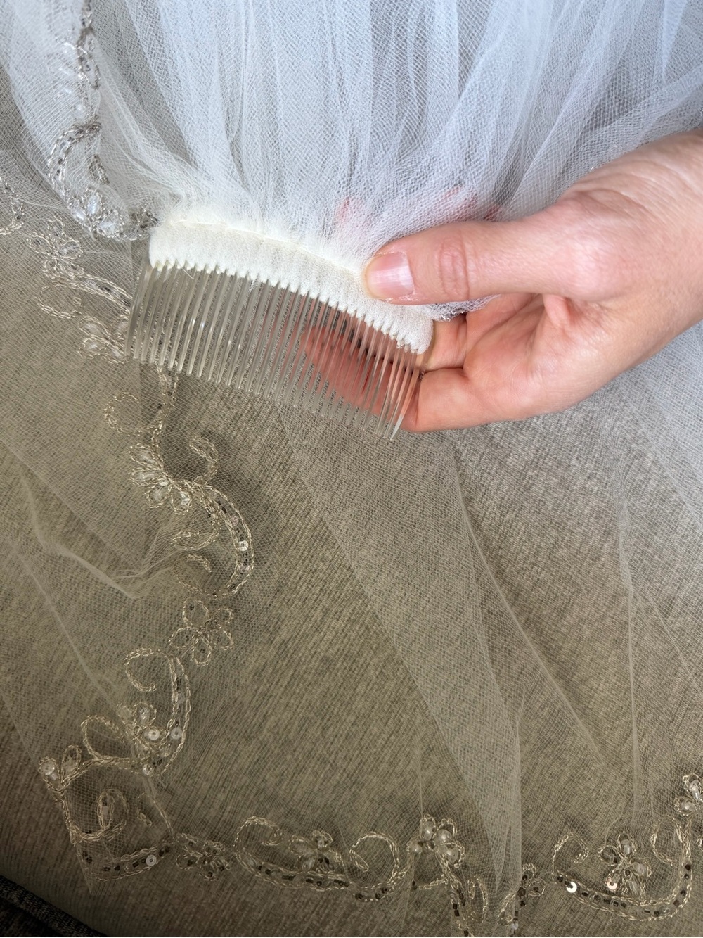 David’s Bridal wedding veil - Picture 3 of 3